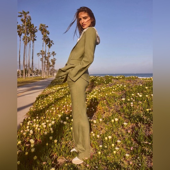 NWT $598 Veronica Beard Sevi Linen-Blend Blazer in Bright Army Size 8 - Picture 2 of 11